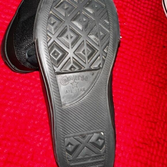 CHUCK Taylor’s in black on black hi tops sz 2 - Picture 3 of 4